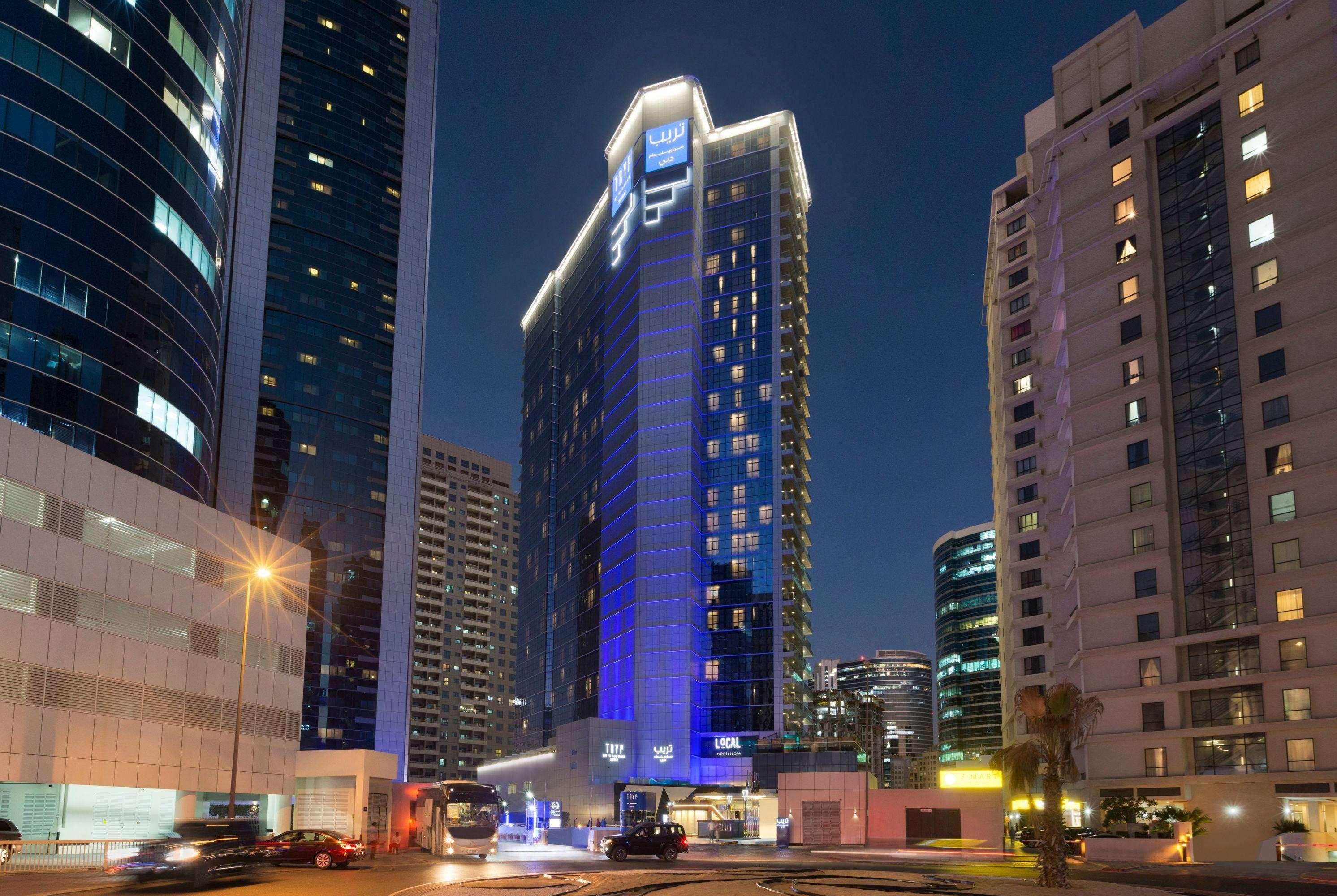 فندق تريب باي ويندام دبي المظهر الخارجي الصورة
